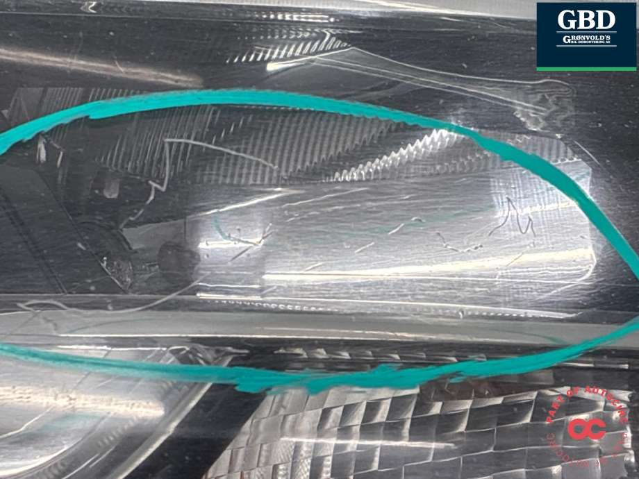 Frontlykt høyre halogen til Renault Kadjar 2015-->>  (26 01 039 03R|26010 7249 R|)