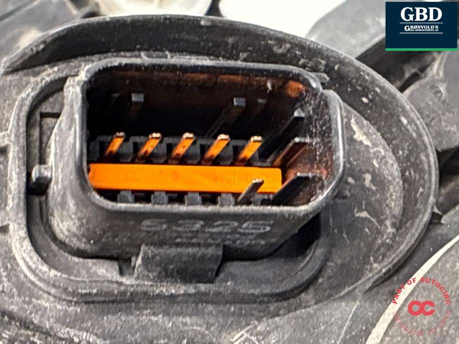 Frontlykt høyre halogen til Renault Kadjar 2015-->>  (26 01 039 03R|26010 7249 R|)