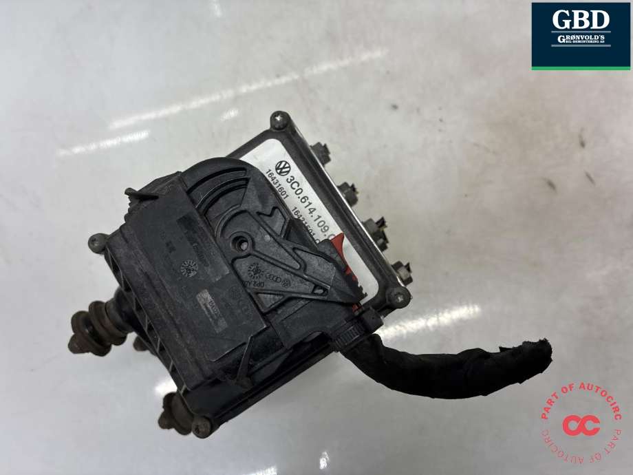 ABS sentral til VW Passat 2005-2010 (B6) (B6) (3C0 614 109 K  BEF|3C0 614 109 C|)