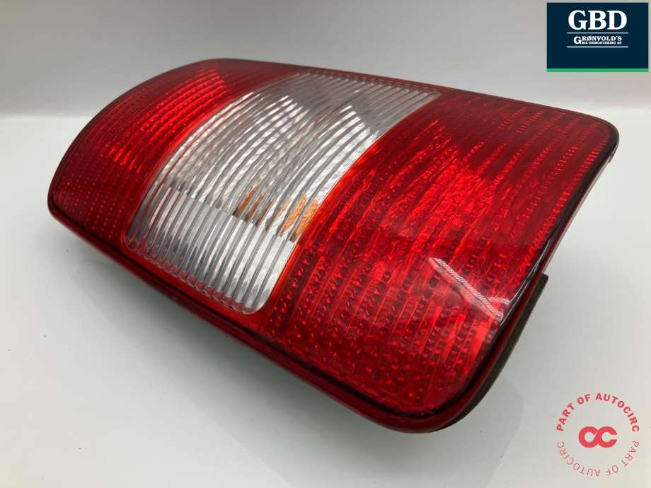 Baklykt venstre til VW Caddy 2004-2010 (Type III, Fase 1)  (2K0 945 095 P|2K0 945 111 A|)