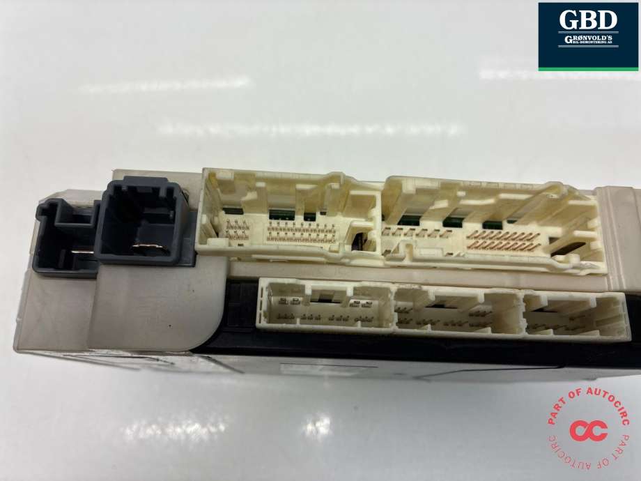 Styreenhet comfort (BCM) til Toyota Land Cruiser 150 2014-->> (Fase 2) (892206HX81|89221-60521|)