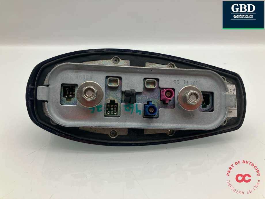 Antenne navigasjon til Jaguar F-PACE 2016-->> (X761) (X761) (C2D38129|FW9319C089BA|)