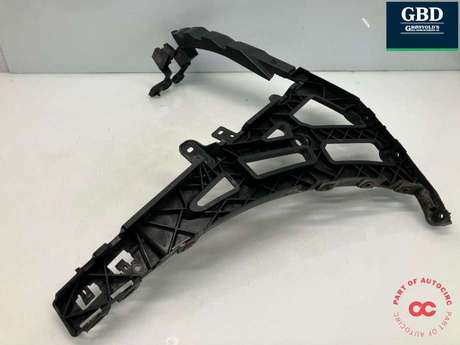Støtfanger bak feste til Jaguar F-PACE 2016-->> (X761) (X761) (T4A13086|HK8317B930AE|)