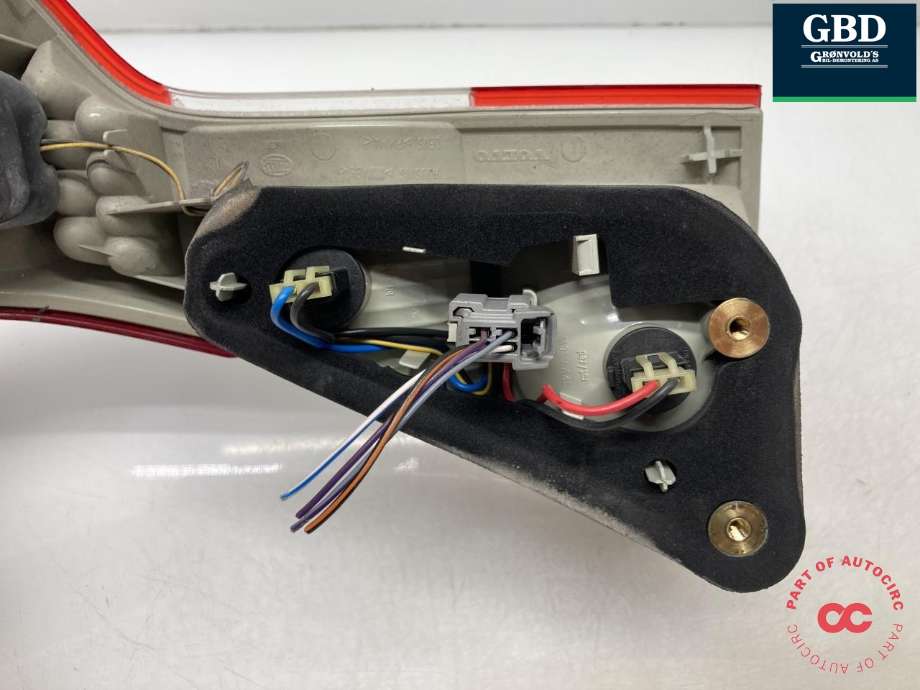 Baklykt venstre indre til Volvo V70 2007-2013 (Type III, Fase 1) (31395068|)