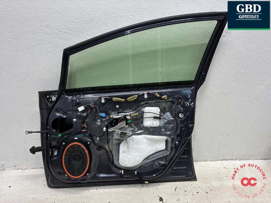 Dør høyre foran til Toyota Prius +7 2012-2020 (Type III) (stasjonsvogn) (stasjonsvogn) (6700147071|6700147070|)