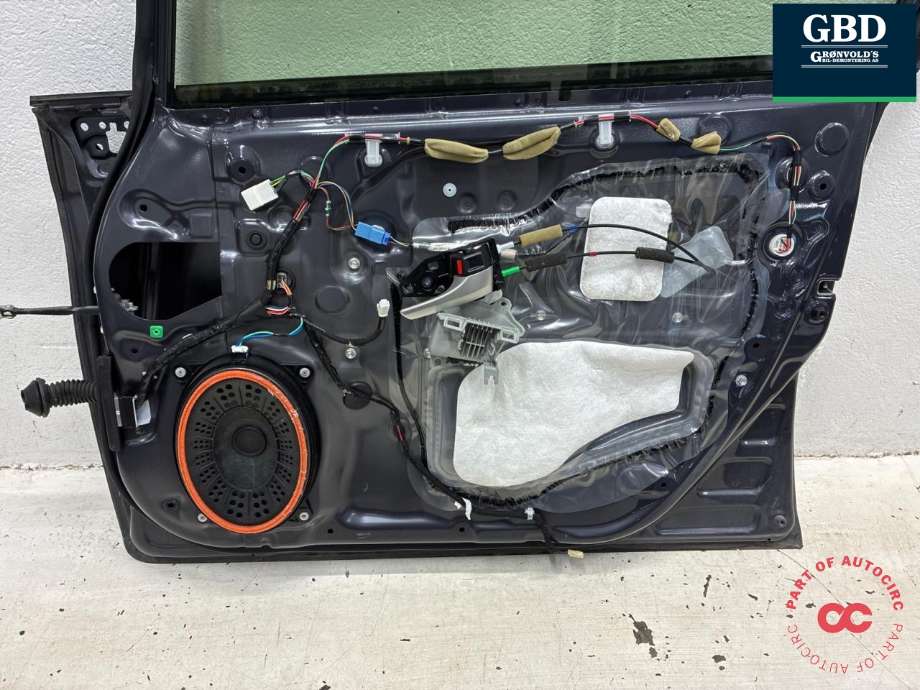 Dør høyre foran til Toyota Prius +7 2012-2020 (Type III) (stasjonsvogn) (stasjonsvogn) (6700147071|6700147070|)