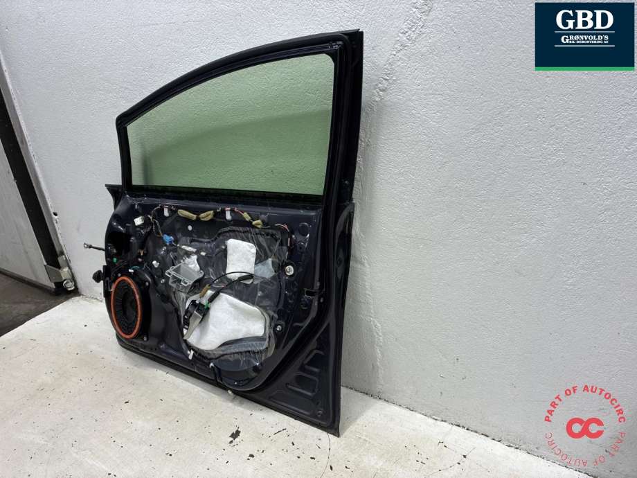 Dør høyre foran til Toyota Prius +7 2012-2020 (Type III) (stasjonsvogn) (stasjonsvogn) (6700147071|6700147070|)