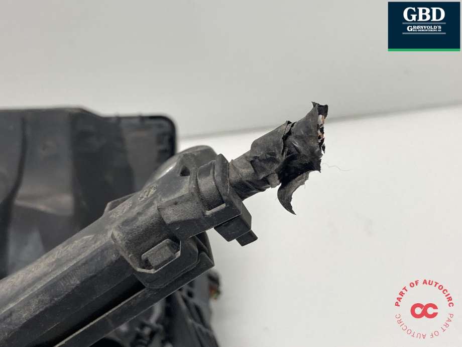 Sikringsboks motorrom til Toyota Corolla 2019-->> (8266612660|82641-47050-A|)