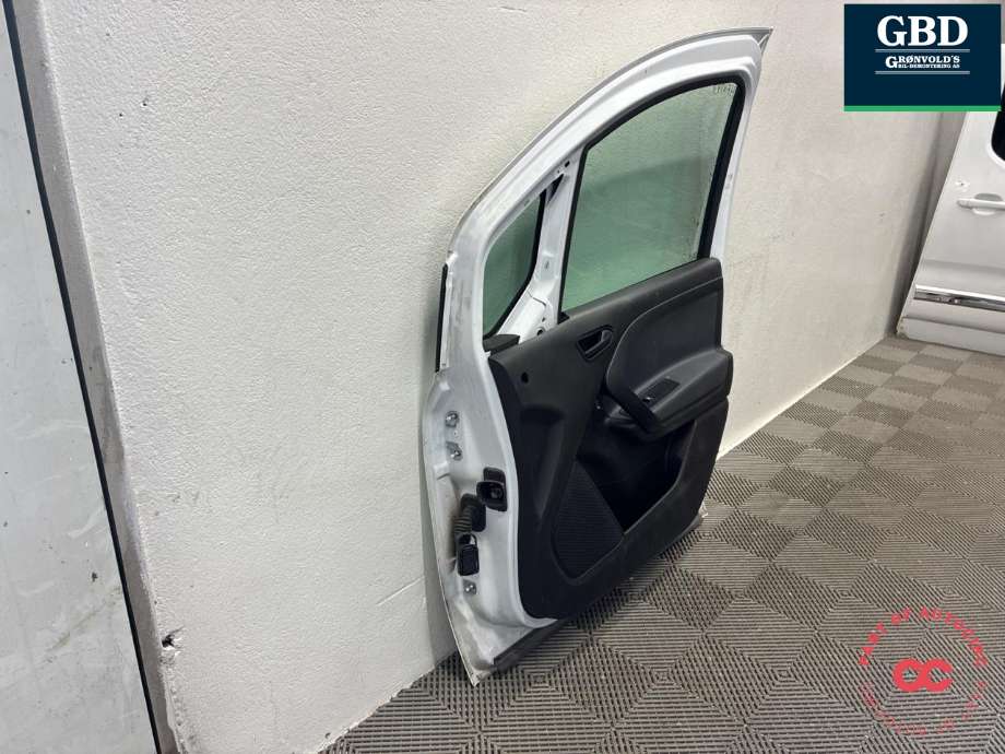 Dør høyre foran til Mercedes Citan 2021-->> (W420) (W420) (A 420 720 33 00|)