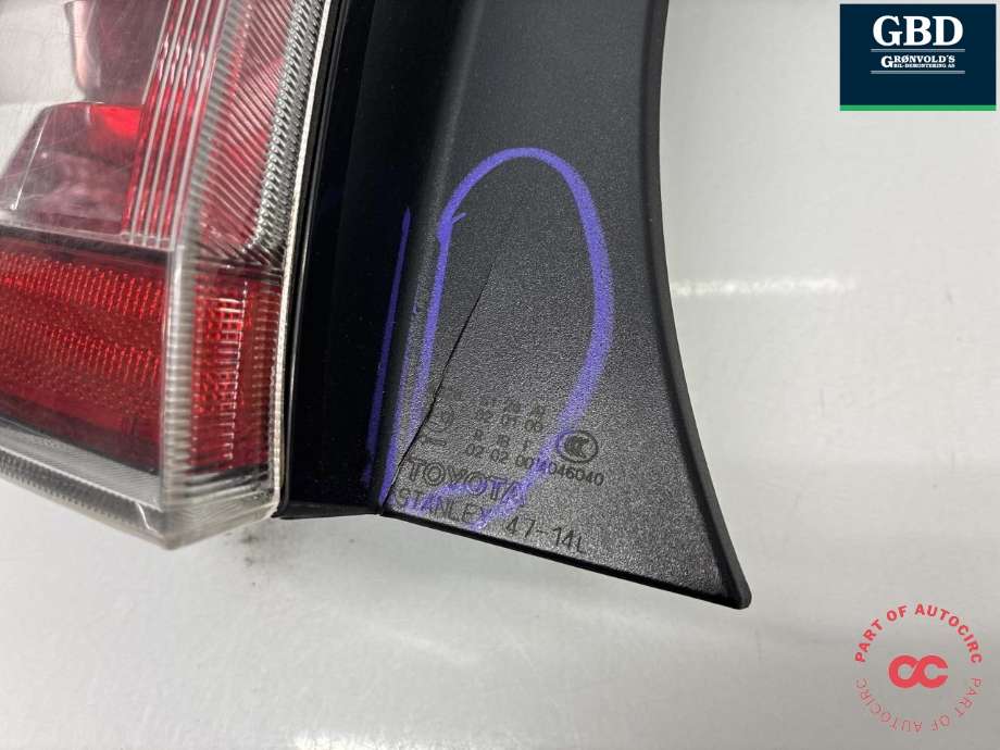 Baklykt venstre til Toyota Prius 2004-2009 (Type II) (COMBI) (COMBI) (8156147091|8156147090|)