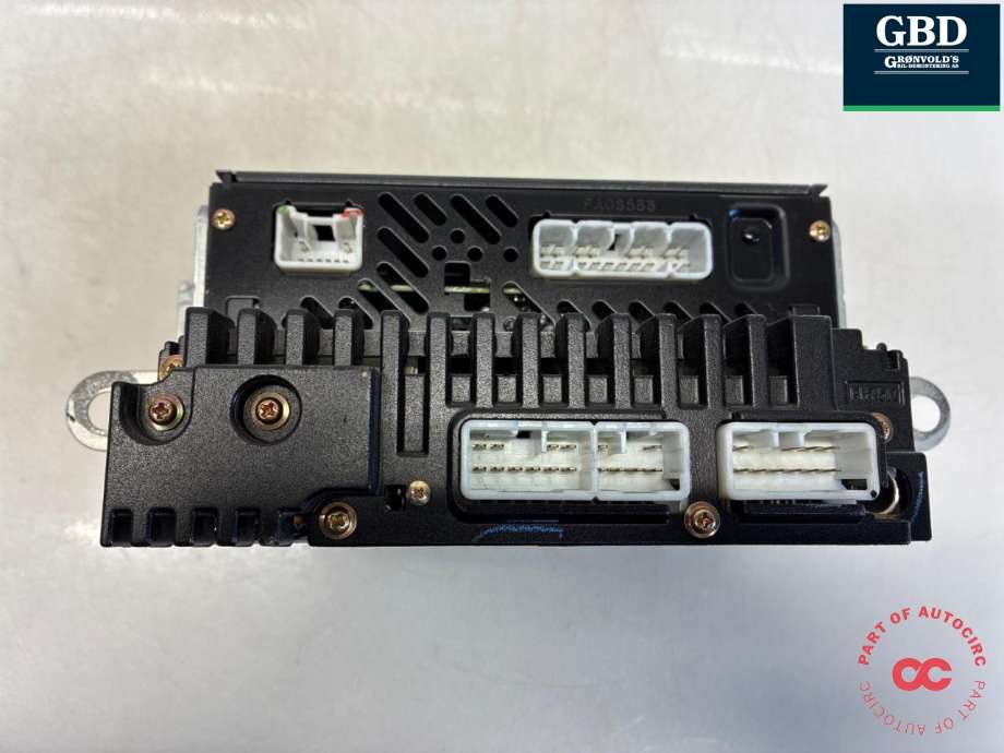 Bilstereo til Toyota RAV4 2000-2006 (Type II) (8612033440|)