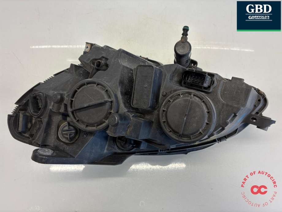 Frontlykt høyre halogen til Mercedes C-Klasse 2007-2011 (Fase 1) (W204) (W204) (A 204 820 84 61|A 204 820 02 61|A 204 906 52 03)