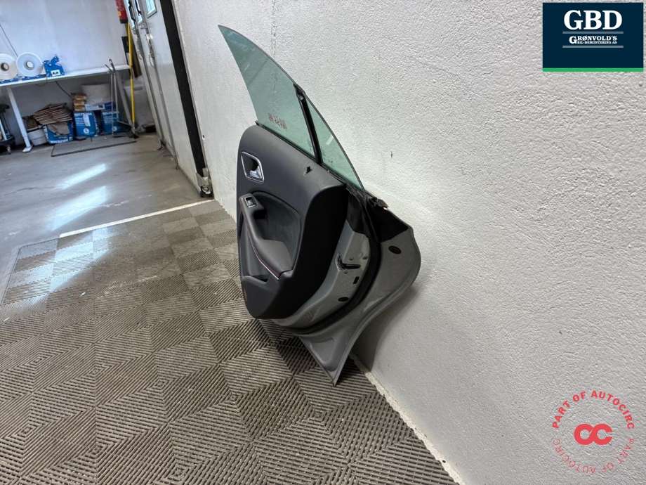 Dør høyre bak til Mercedes CLA 2013-2019 (C117) (C117) (A 117 730 02 05|)