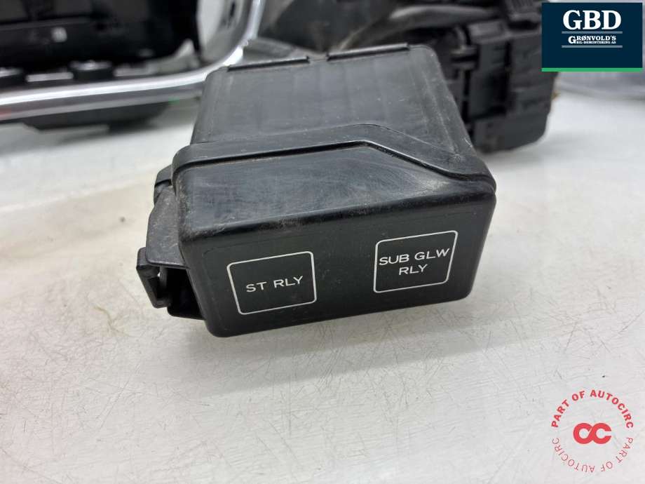 Sikringsboks til Toyota Land Cruiser 90 1996-2002 (8274160010|)