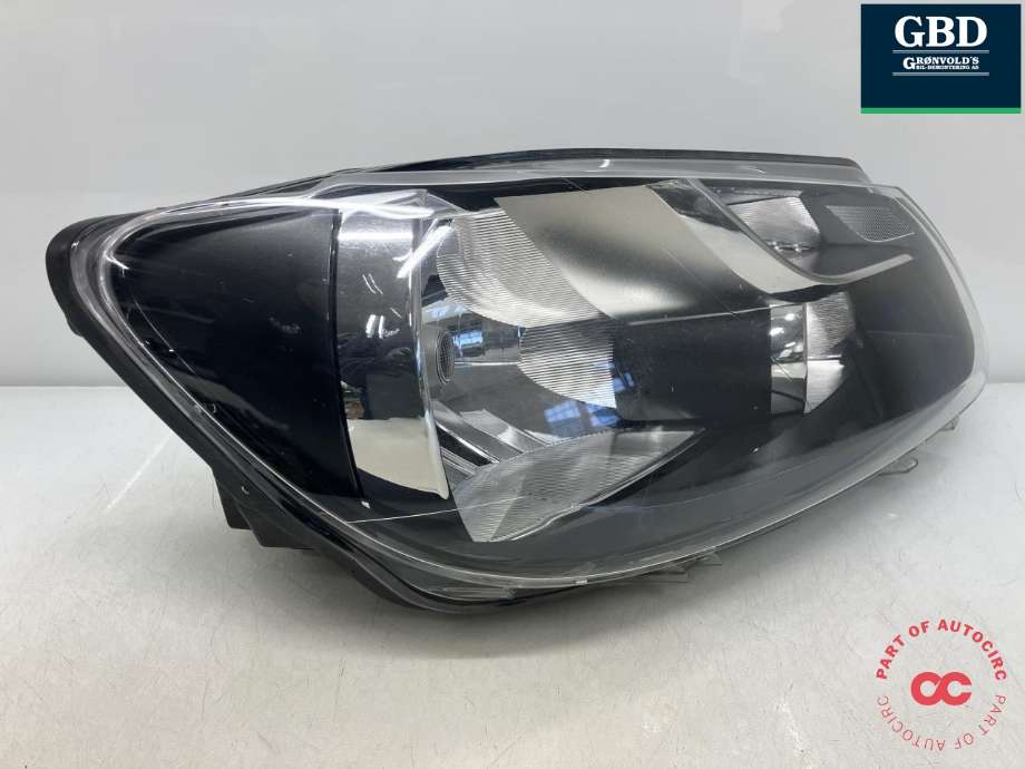 Frontlykt høyre halogen til VW Caddy 2010-2015 (Type III, Fase 2) (HELLA|2K5 941 006 A|1EL 010 551-02|)