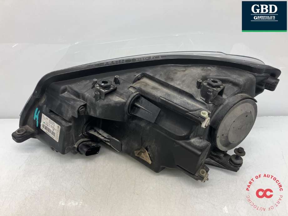 Frontlykt høyre halogen til VW Caddy 2010-2015 (Type III, Fase 2) (HELLA|2K5 941 006 A|1EL 010 551-02|)