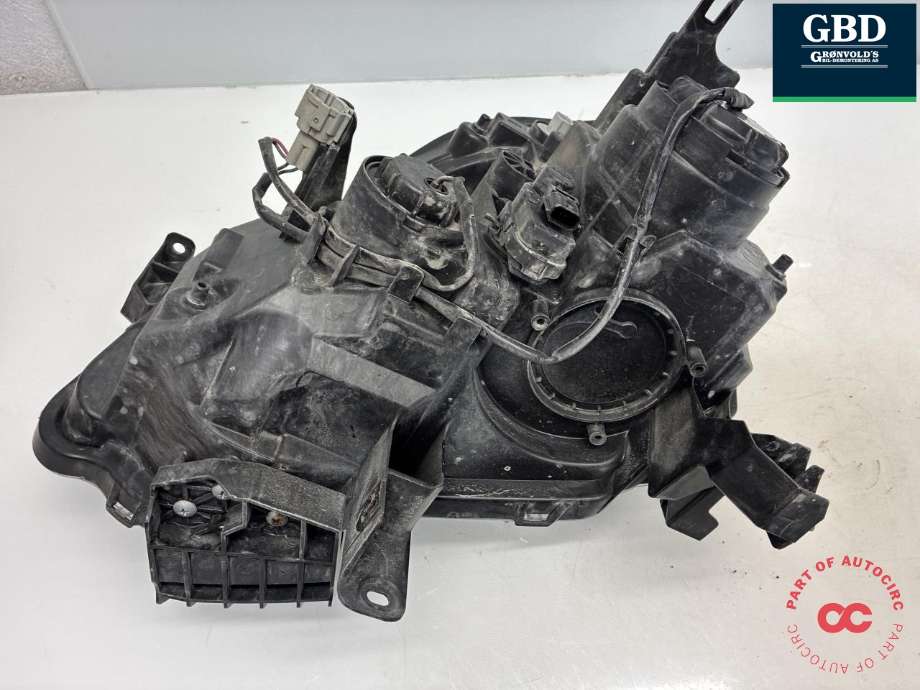 Frontlykt høyre halogen til Nissan X-Trail 2007-2014 (T31) (T31) (260103UF2C|260103UF2A|)