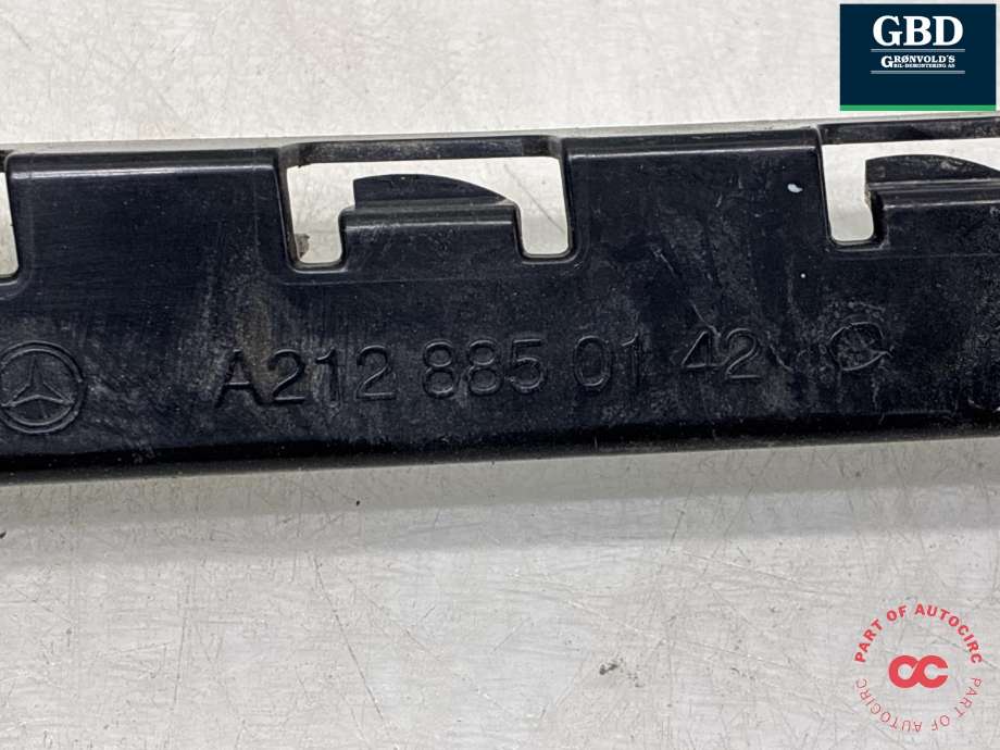 Støtfanger bak feste til Mercedes E-Klasse 2009-2013 (Fase 1) (W212) (W212) (A 212 880 01 03|A 212 885 09 65|A 212 885 01 42)