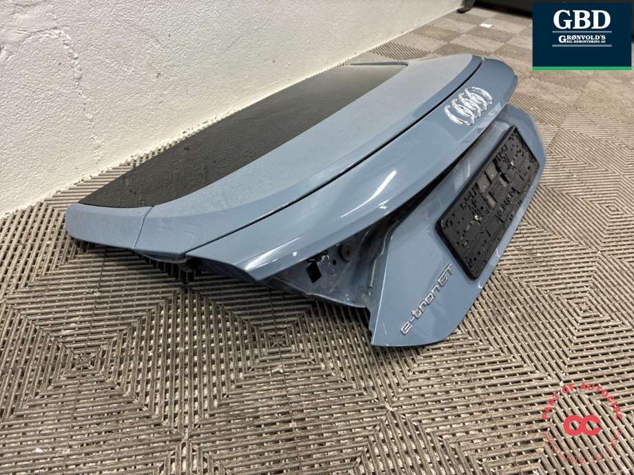 Bakluke sedan til Audi e-tron GT 2021-->>  (4J3 827 025 B|)