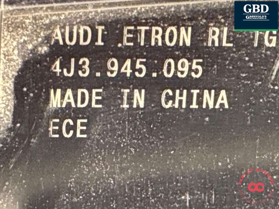 Baklykt midtre til Audi e-tron GT 2021-->> (4J3 945 095|)