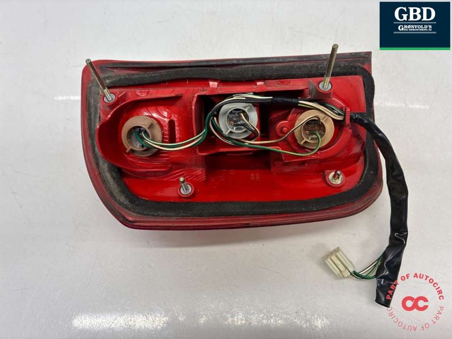 Baklykt høyre til Toyota RAV4 2000-2006 (Type II) (8155142060|)
