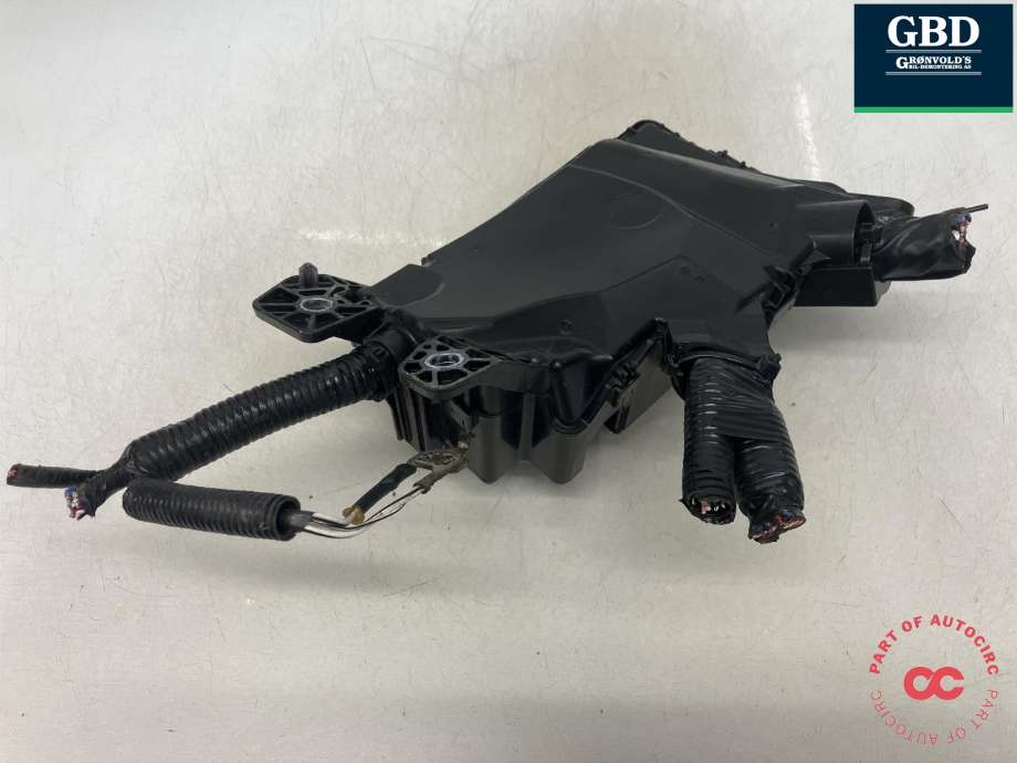 Sikringsboks motorrom til Toyota Corolla 2019-->>  (8266612660|82641-47050-A|1J22-2551)