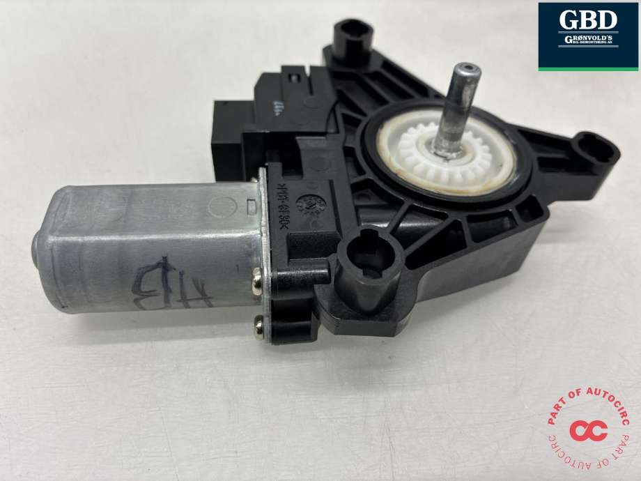 Ruteheis, kun motor, høyre bak til Mercedes B-Klasse, electric drive 2014-2018 (W242) (W242) (A 246 906 32 00|968741-101|)