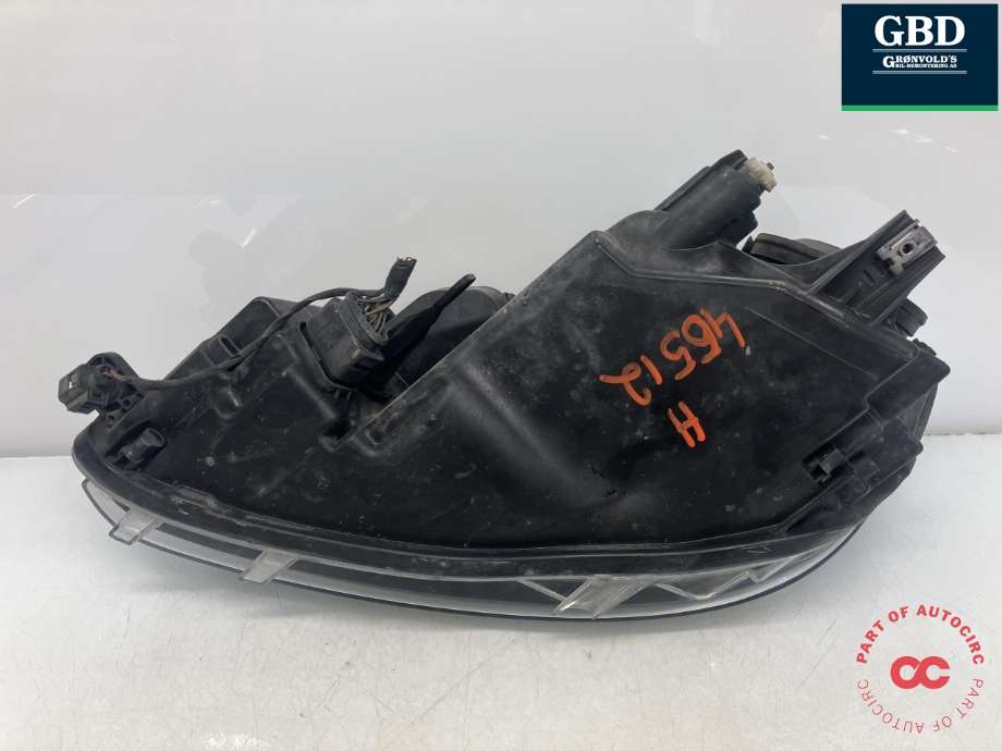 Frontlykt høyre halogen til VW Caddy 2010-2015 (Type III, Fase 2) (HELLA|2K5 941 006 A|1EL 010 551-02|)
