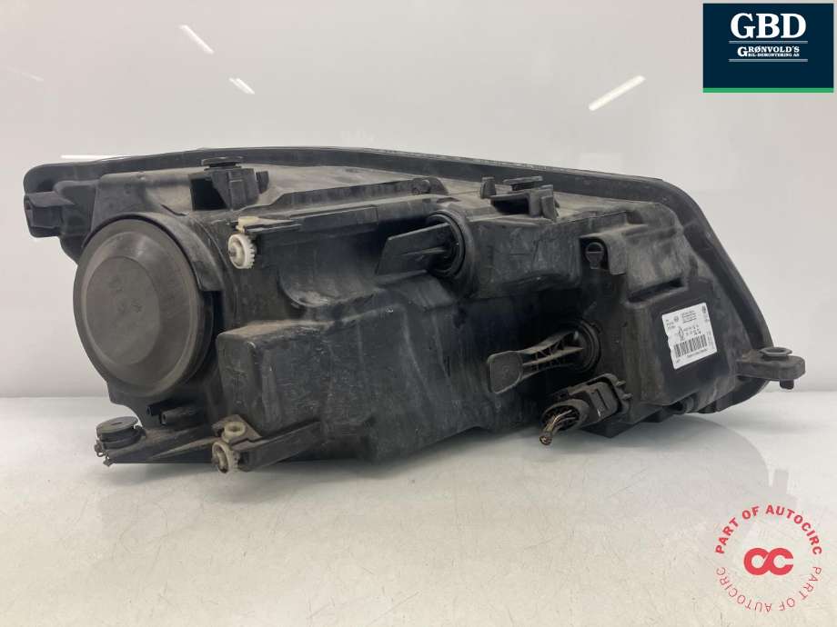Frontlykt venstre halogen til VW Caddy 2010-2015 (Type III, Fase 2)  (HELLA|2K5 941 005 A|1EL 010 551-01|)