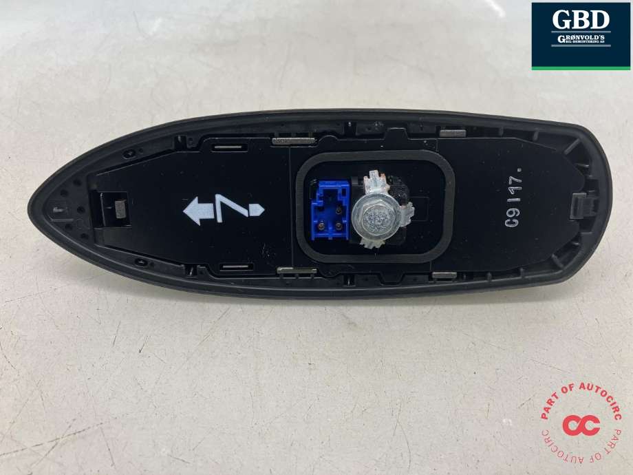 Antenne navigasjon til Toyota Corolla 2019-->> (8686002080|)