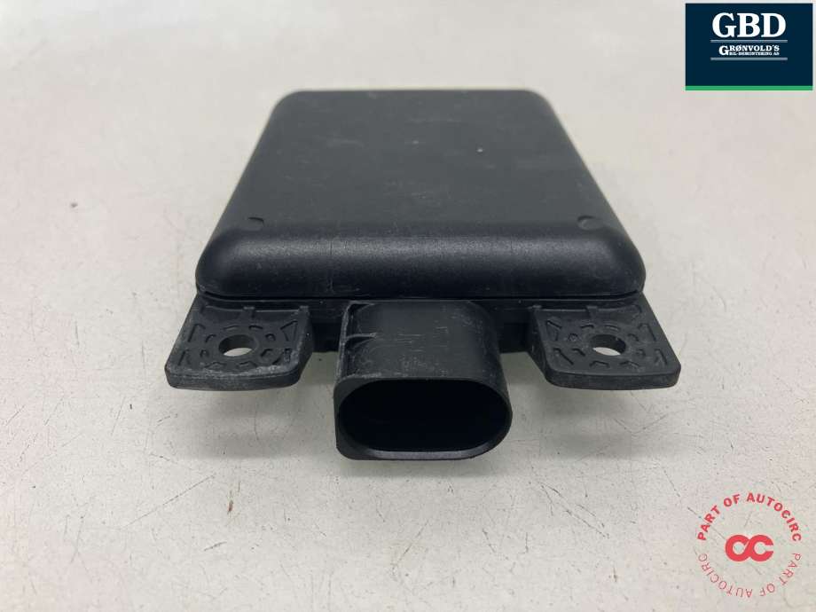 Sensor blindsone til Škoda Superb 2015-->> (Type III) (HELLA|5Q0 907 685 C|6PZ 011 719 - 23|)