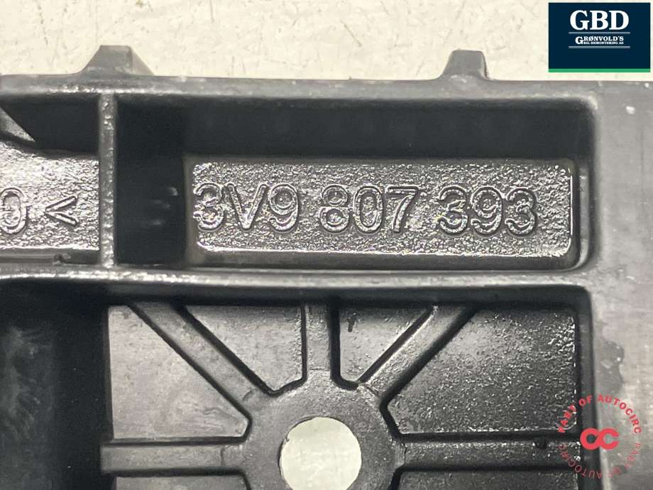 Støtfanger bak feste til Škoda Superb 2015-->> (Type III)  (3V9 807 393 A|)