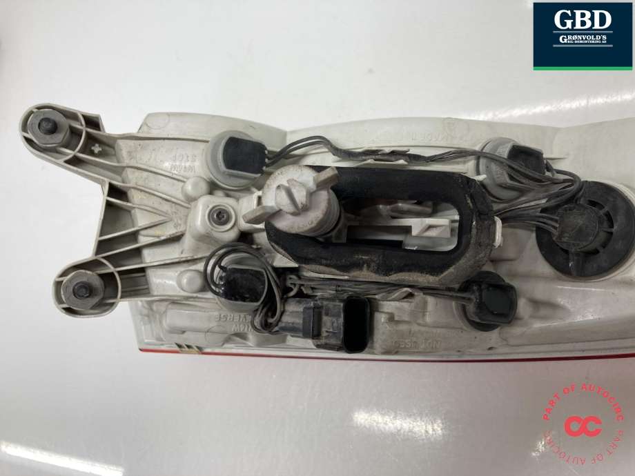 Baklykt høyre ytre til Jaguar XE 2015-->>  (T4N39457|GX7313404AK|T4N7912  | GX7313404AF)