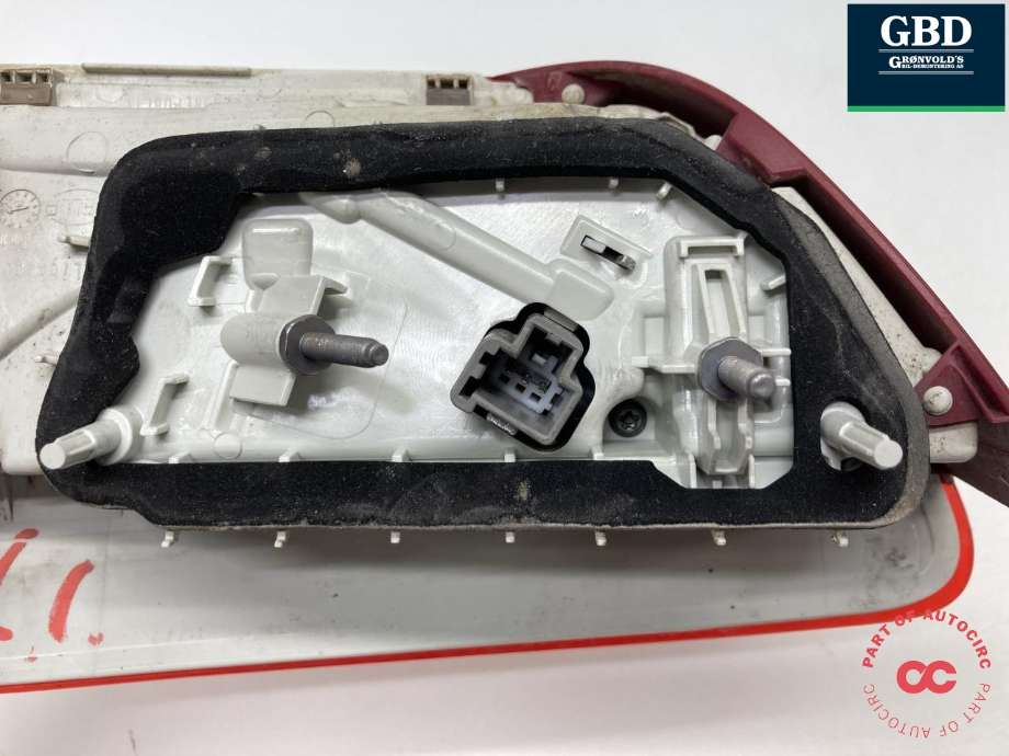 Baklykt venstre indre til Jaguar XE 2015-->> (T4N39463|GX7315K273AH|T2H1056 | GX7315K273AG)