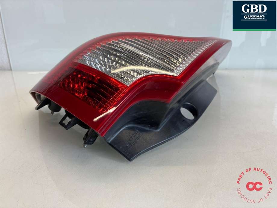 Baklykt venstre til Volvo XC60 2008-2013 (Type I, Fase 1)  (31323034|)