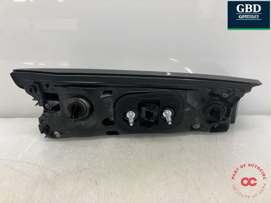 Baklykt høyre indre til Peugeot e-2008 2019-->>  (98 259 571 80|)
