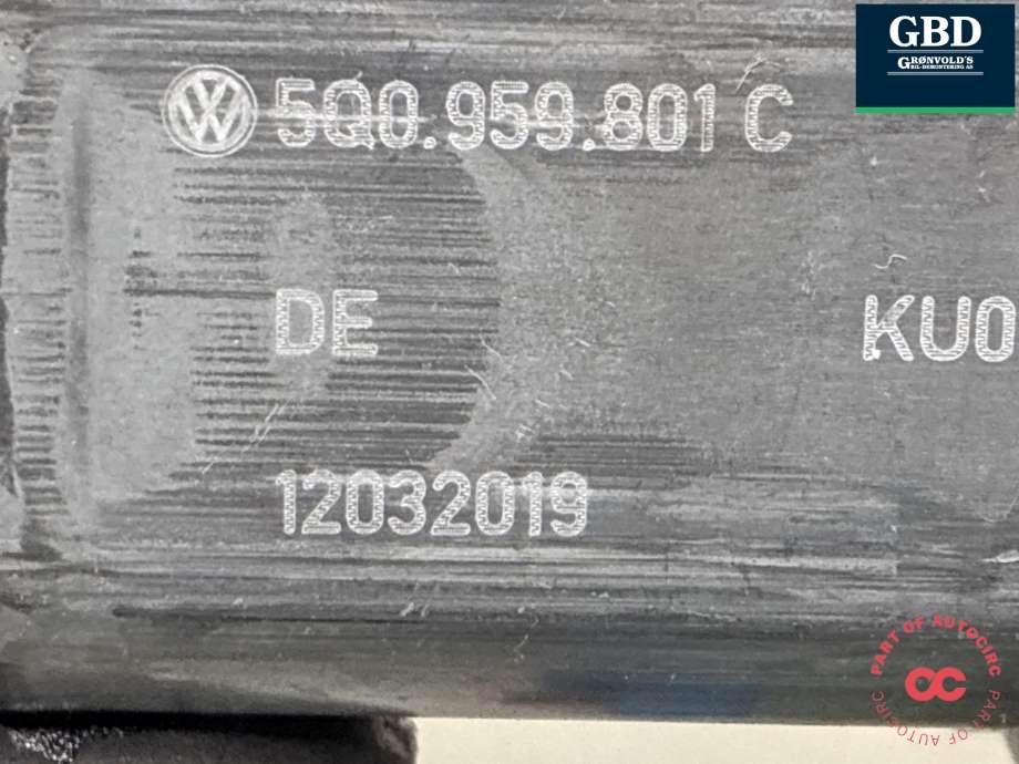 Ruteheis, kun motor, venstre foran til VW e-Golf 2017-2020 (Fase 2) (5Q0 959 801 C|5Q0959801C|0 130 822 077)