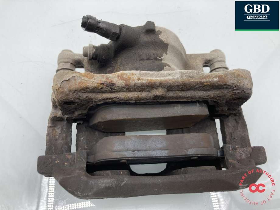 Bremsecaliper venstre foran til Mercedes GLA 2014-2020 (X156) (X156) (A 000 421 67 81|)