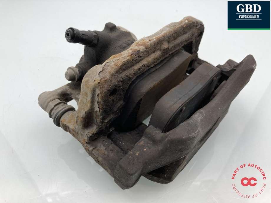 Bremsecaliper venstre foran til Mercedes GLA 2014-2020 (X156) (X156) (A 000 421 67 81|)