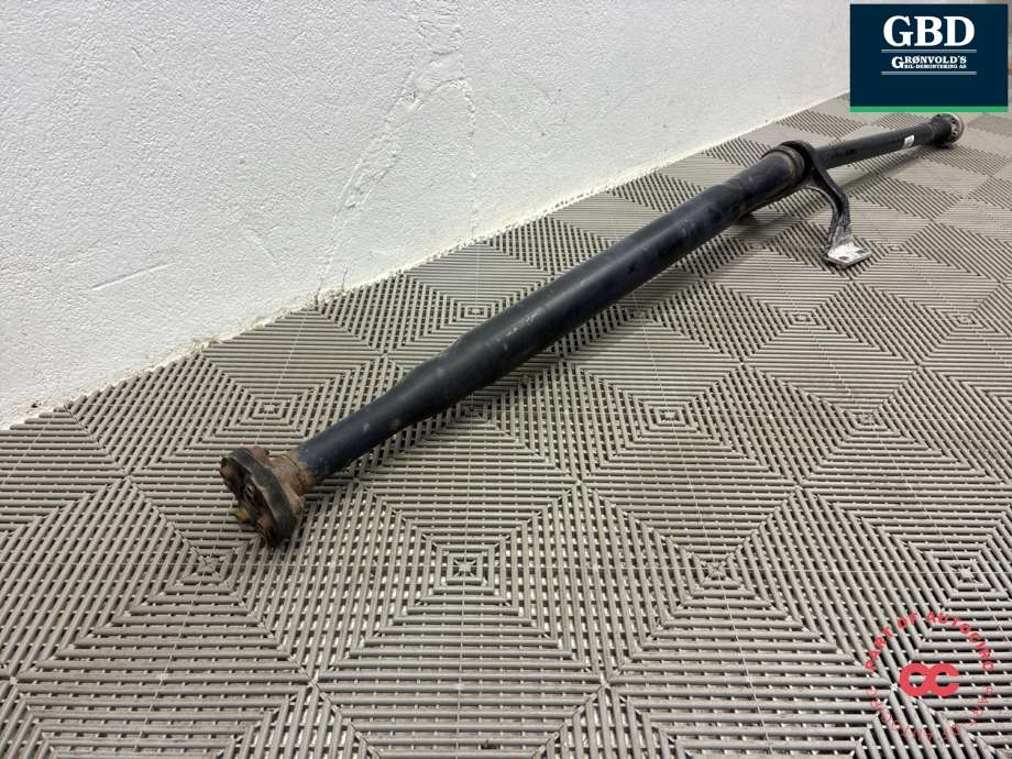 Mellomaksel til Mercedes GLA 2014-2020 (X156) (X156) (A 176 410 01 00|A 246 410 00 00|)