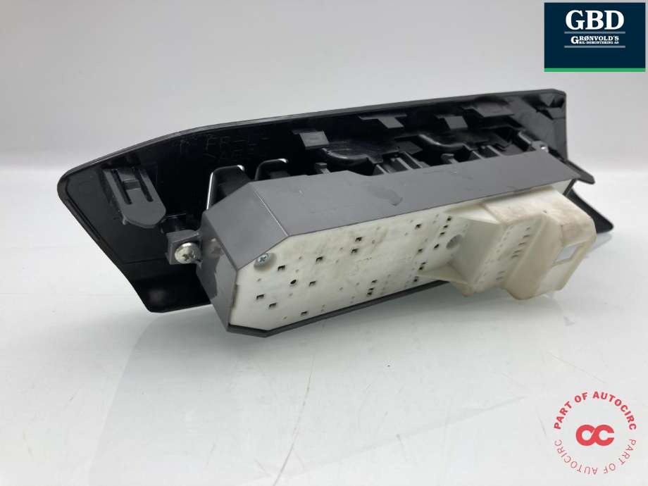 Bryter ruteheis førerdørspanel til Toyota RAV4 2013-2015 (Type IV, Fase 1)  (8482042210|74232-42120|)