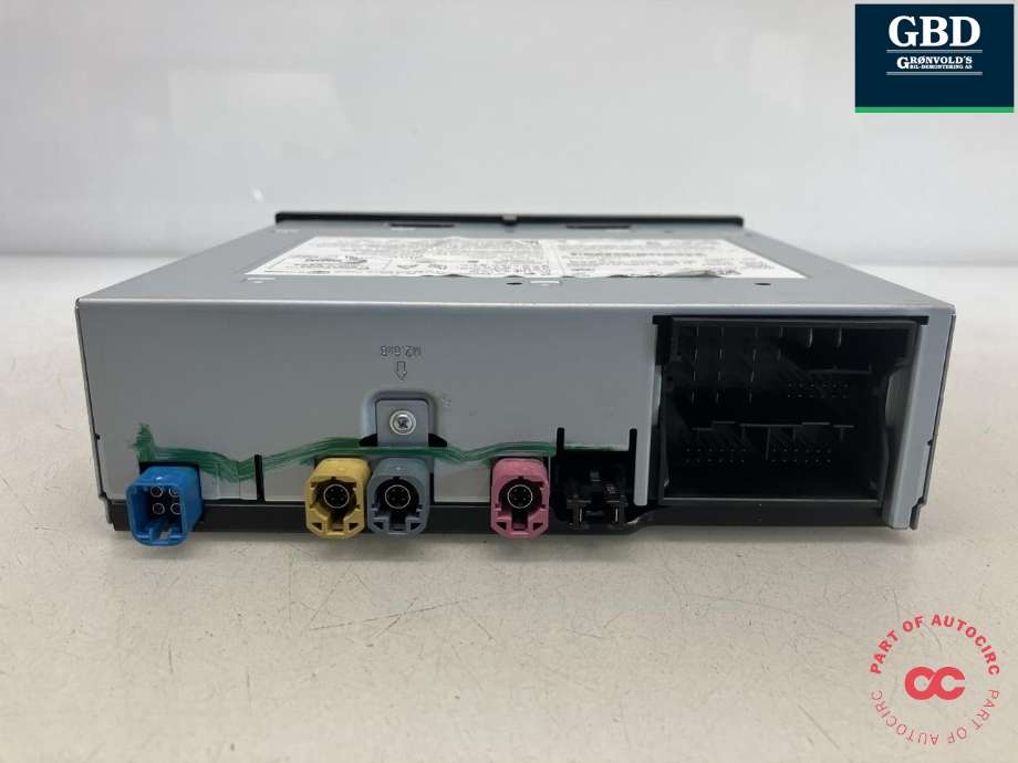 Bilstereo navigasjon til Ford Explorer EV 2024-->> (2756740|VWR2KA-14G670-BC|11N 035 820 A)
