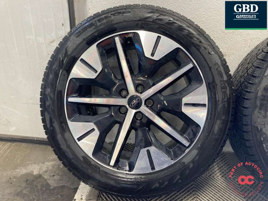 Hjulsett aluminium vinter til Ford Explorer EV 2024-->> (NOKIAN PIGGFRI|HAKKAPELITA R5 EV|2STK 8JX19H2 ET45 2STK 8.5JX19H2 ET40)