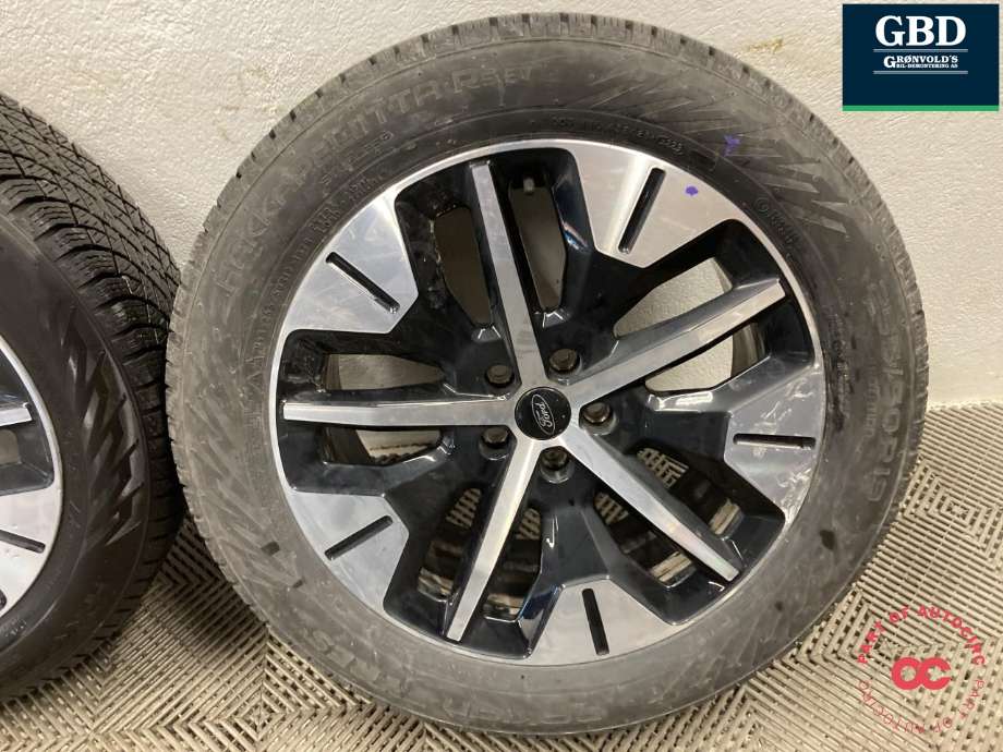 Hjulsett aluminium vinter til Ford Explorer EV 2024-->> (NOKIAN PIGGFRI|HAKKAPELITA R5 EV|2STK 8JX19H2 ET45 2STK 8.5JX19H2 ET40)
