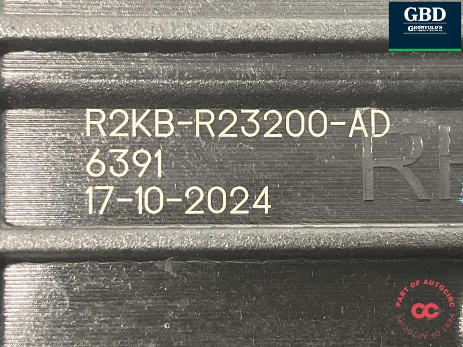 Ruteheis høyre foran til Ford Explorer EV 2024-->> (2755671|R2KB-R23200-AD|5MT0014157| 0 130 823 04G)