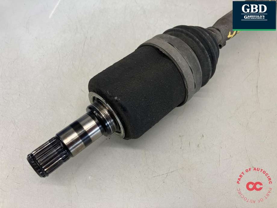 Drivaksel høyre foran, diesel/automat til Mercedes V-Klasse 2014-->> (W447) (W447) (A 447 330 48 00|A 447 330 23 00|)