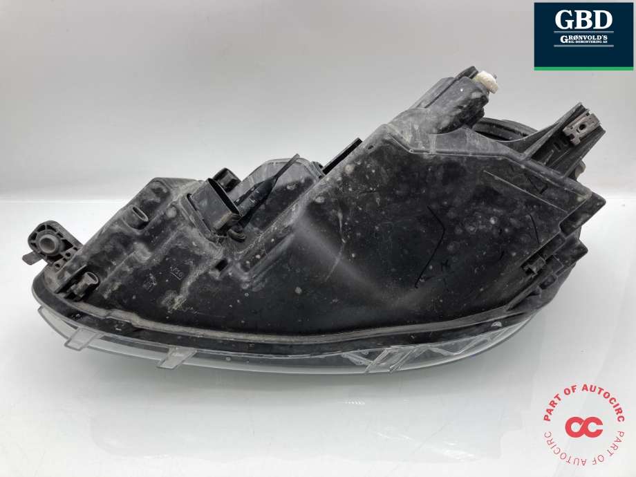 Frontlykt høyre halogen til VW Caddy 2010-2015 (Type III, Fase 2)  (2K5 941 006 A|)