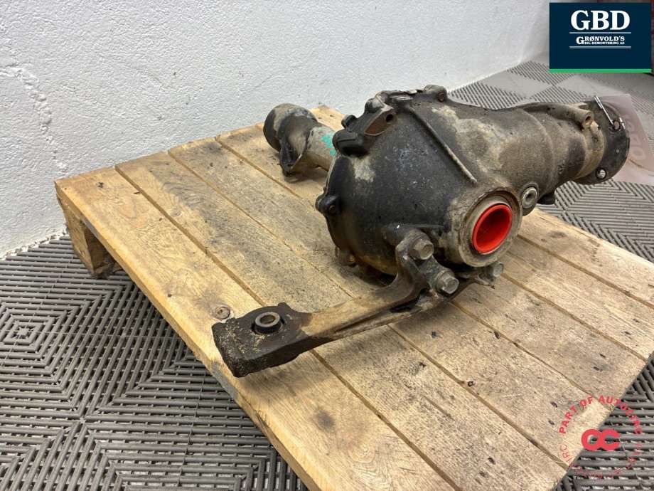 Kardang klokke foran til Toyota Land Cruiser 120 2002-2009 (411103D432|411103D430|)