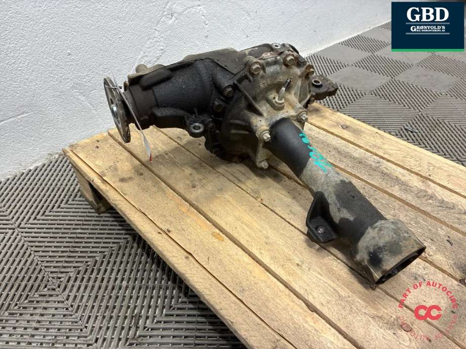 Kardang klokke foran til Toyota Land Cruiser 120 2002-2009 (411103D432|411103D430|)