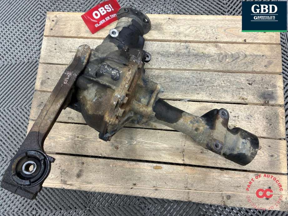 Kardang klokke foran til Toyota Land Cruiser 120 2002-2009 (411103D432|411103D430|)